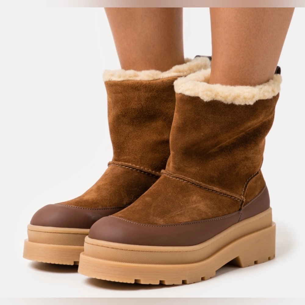 SCOTCH & SODA Aubri Suede Booties. Made in Portugal. Size 7 ( EU 39)